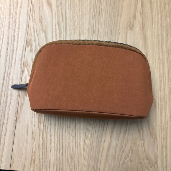 Bellroy Desk Caddy (bronze) - Picture 2 of 6
